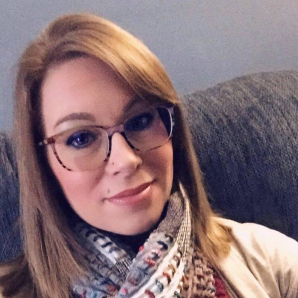 Meet your Posher, Angela